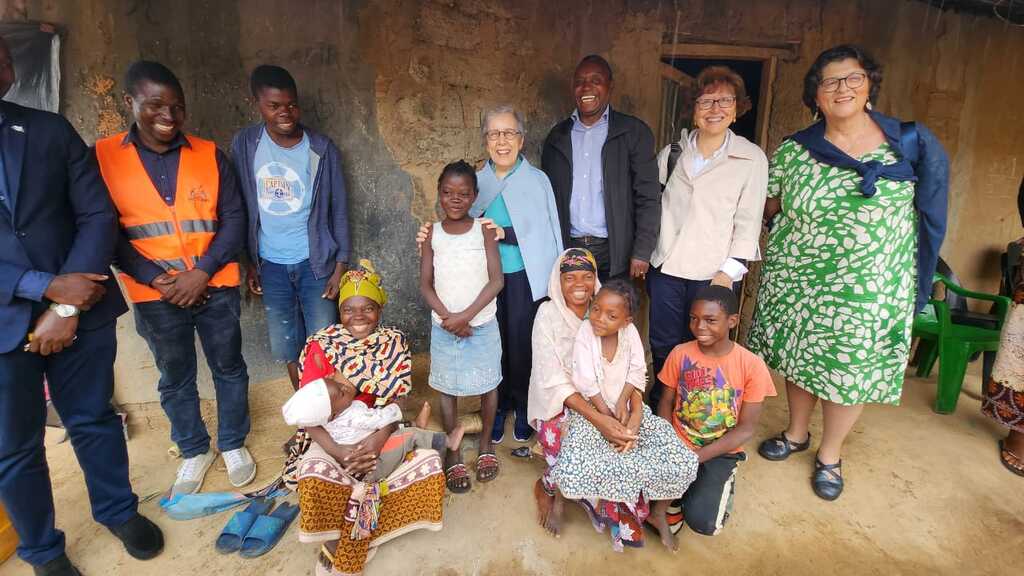 Sant'Egidio delegation with Cristina Marazzi delivers the Community's embrace of peace to refugees and poor in northern Mozambique